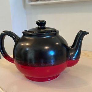 VTG PRICE & KENSINGTON TEAPOT. DARK BROWN AND RED